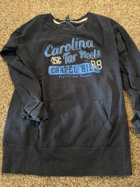 Agenda Navy Blue Carolina Tar Heels Graphic Crewneck